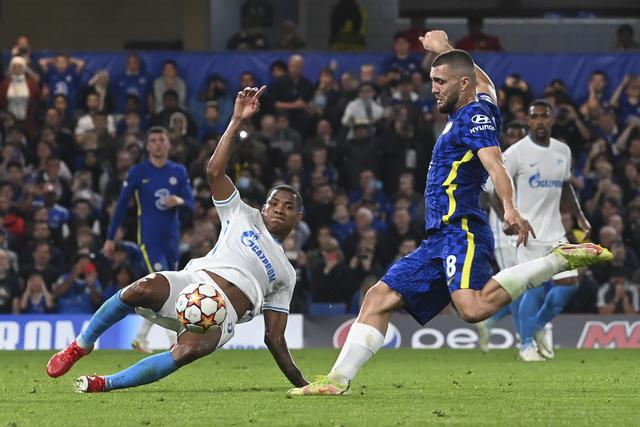 杨晨谈青训人才流失：目前基层教练培训不完善